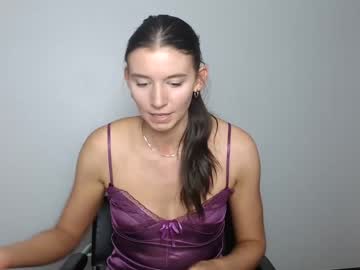 girl
        heidihotte cam image #2122358