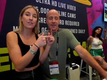 couple
        blondefoxsilverfox cam image #406454
