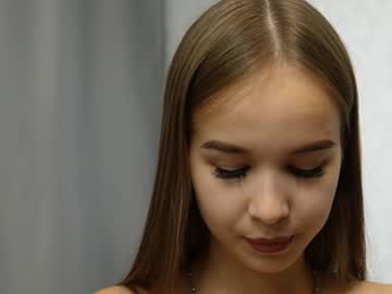 girl
        yeepshyy cam image #3163643