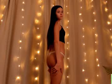 girl
        amandamedrano cam image #313813