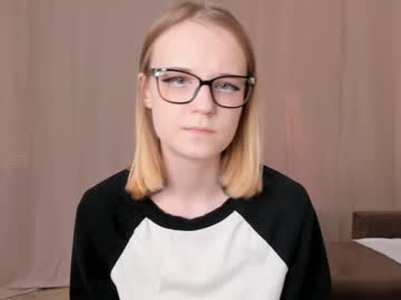 girl
        vikinikie cam image #868210