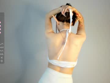 girl
        margarethowell cam image #1773070