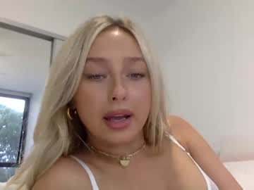 girl
        alaiaxox cam image #2580135