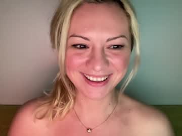 girl
        kiradivine cam image #712069