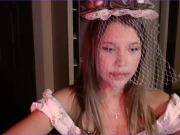 girl
        bitter_moon cam image #84507