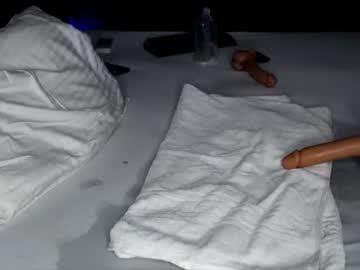 girl
        dee_waters cam image #2089036