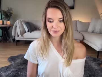 girl
        phoenix_taylor cam image #2521537