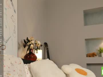 girl
        margarethowell cam image #3946659