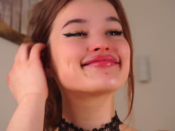 girl
        w0wgirls cam image #614439
