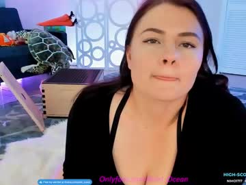 girl
        asiri_ocean cam image #4002364