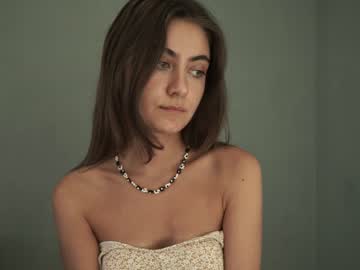 girl
        tessarosse_ cam image #1419013