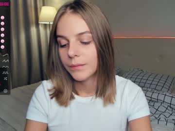 girl
        erline_may cam image #2461654