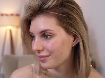 girl
        refined_style cam image #3903489