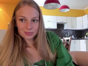 girl
        magic_couple13 cam image #3070804
