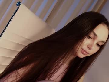 girl
        hollyextra cam image #4542179