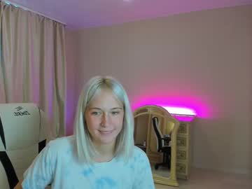 girl
        angel___s cam image #1519065