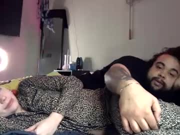 couple
        lightskinbbc97 cam image #4048145