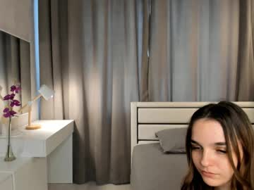 girl
        julianabritt cam image #4681811