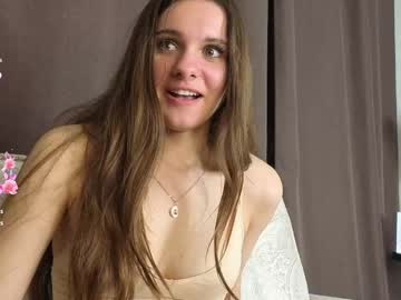 girl
        lorettadunnelli cam image #4527708