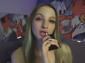 girl
        aurorablondi cam image #3660474
