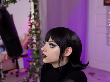 girl
        holliwould_ cam image #568517