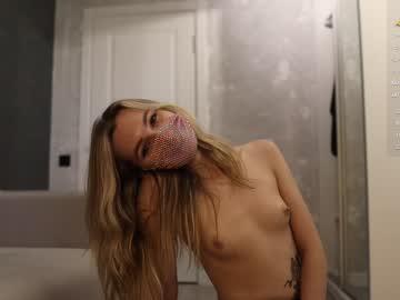 girl
        yesiamjasse cam image #1474739