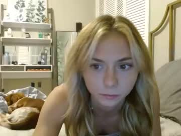girl
        emilystarxs cam image #2235453