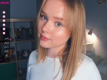 girl
        sun_shiiine cam image #870235