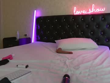 girl
        l0ve_sh0w cam image #2740862