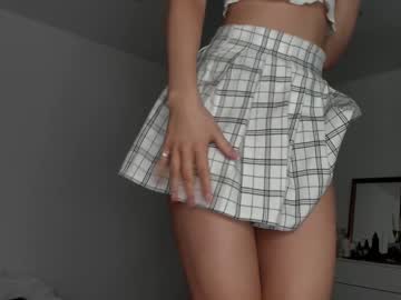 girl
        vivienne_westwoood cam image #1085785