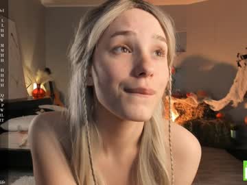 girl
        margarethowell cam image #3592123