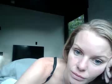 girl
        carinablair777 cam image #3089604