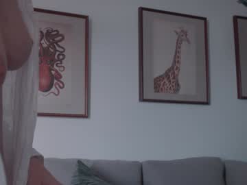 girl
        chaturbatable cam image #4572840