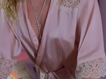 girl
        emmi_rosee cam image #3750935