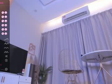girl
        lo_vely_su cam image #1773845