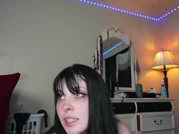 girl
        lilypixel cam image #4194122