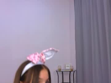 girl
        wanda_robinson cam image #1434825