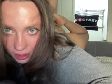 girl
        angel_from_sky cam image #3616882