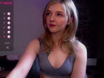 girl
        lucydelovely cam image #1459327