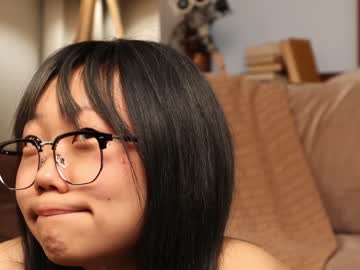 girl
        hinatabroks cam image #2498326