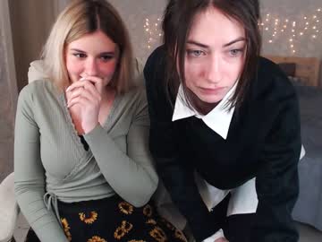 girl
        tendermoon__ cam image #2204806