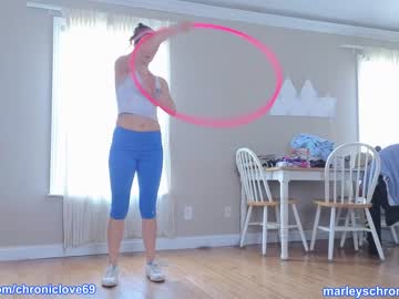 girl
        chroniclove cam image #1209145