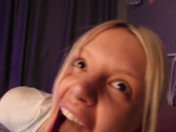 girl
        lesi_moonie cam image #4379186