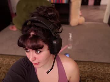 girl
        serareads cam image #3964195