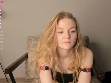 girl
        joannsbailey cam image #602276