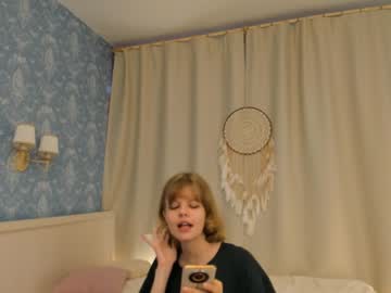 girl
        jettabinford cam image #2763623
