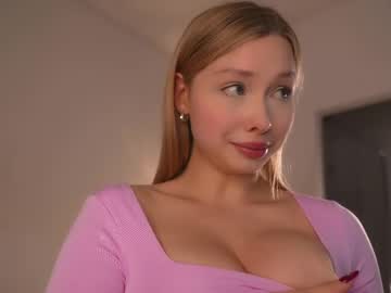 girl
        april_blush cam image #4508088