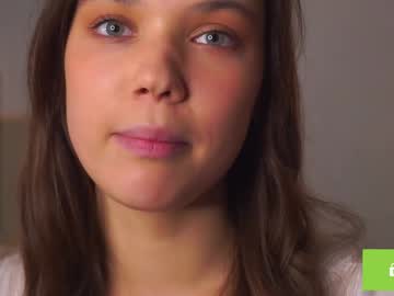 girl
        fannyedger cam image #4512473
