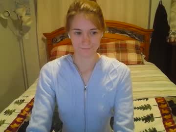 girl
        katynowhere cam image #3930598