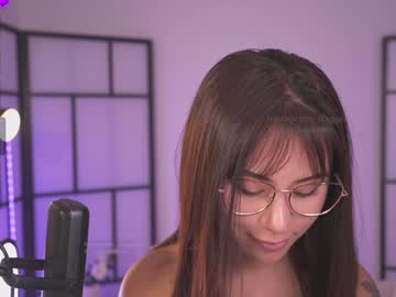 girl
        gigi_ulala cam image #3738350